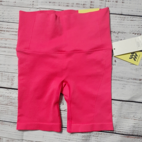 2/$15 All In Motion Size XS Hot Pink Bike Shorts - Picture 1 of 3